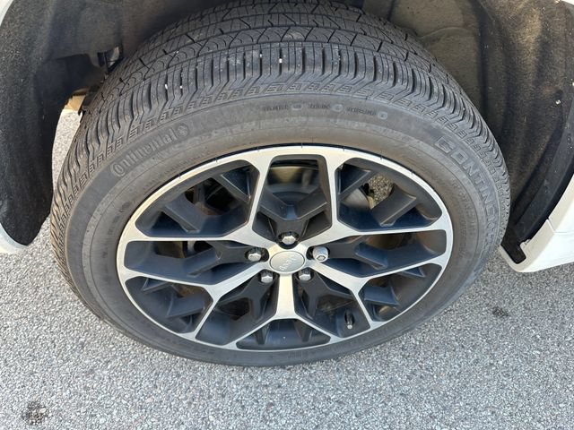 Used 2022 Jeep Grand Cherokee Summit AWD/4WD image 7