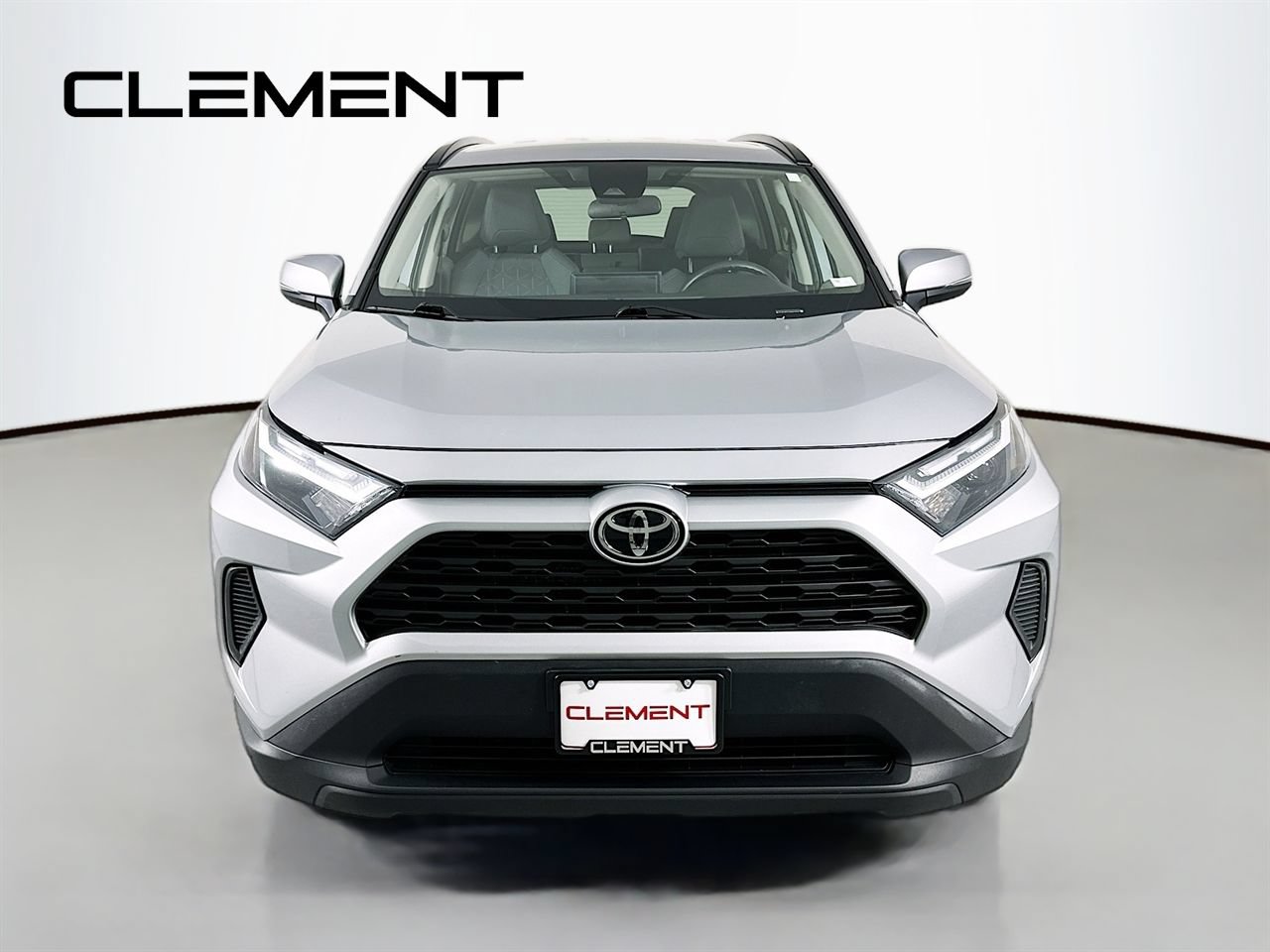 Used 2024 Toyota RAV4 XLE AWD/4WD image 3