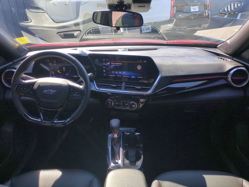 Used 2025 Chevrolet Trax RS w/ Driver Confidence Package image 24