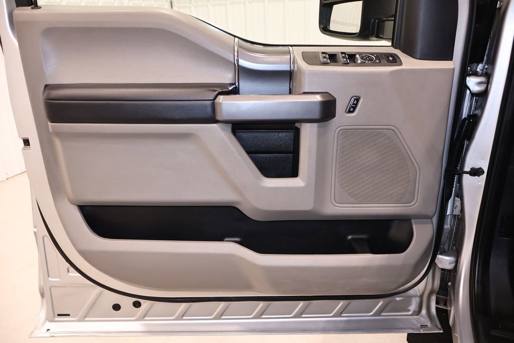 Certified 2019 Ford F250 XLT w/ XLT Premium Package AWD/4WD image 11