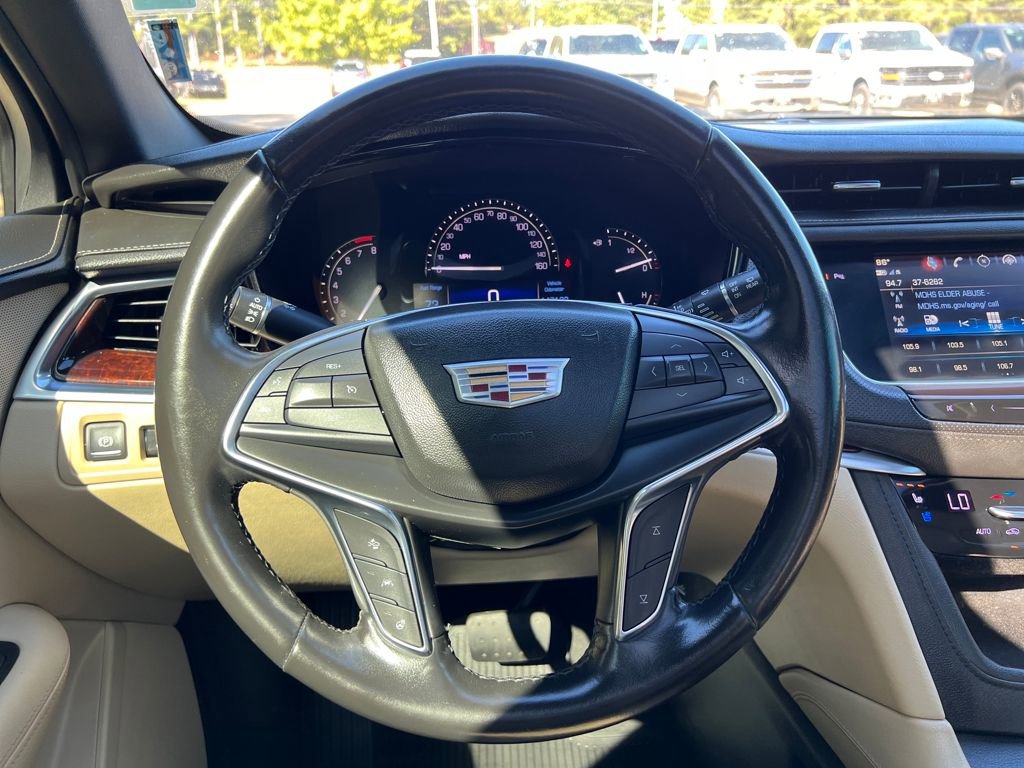 Used 2019 Cadillac XT5 Premium Luxury image 16