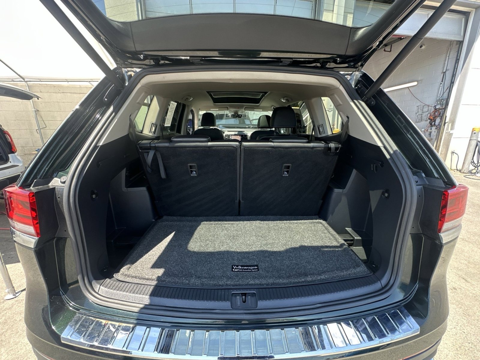 Used 2021 Volkswagen Atlas SEL Premium AWD/4WD image 35