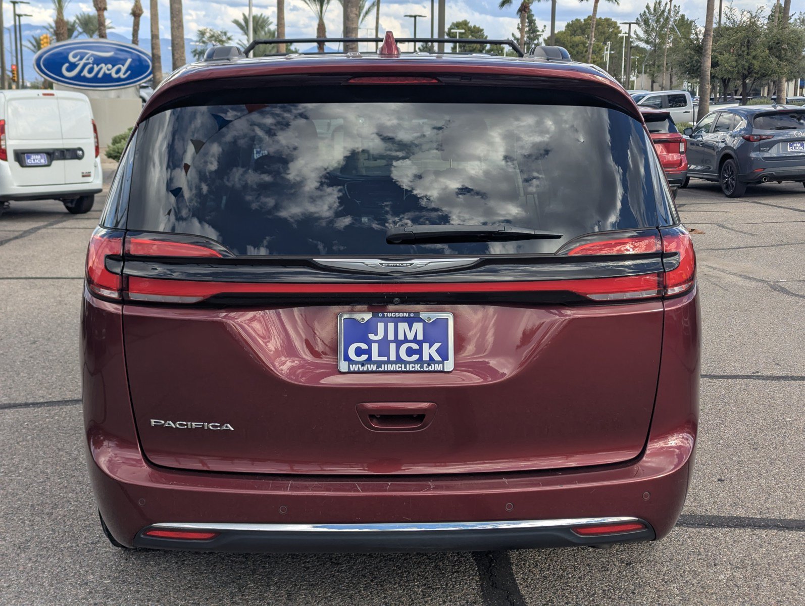 Used 2021 Chrysler Pacifica Touring FWD image 3