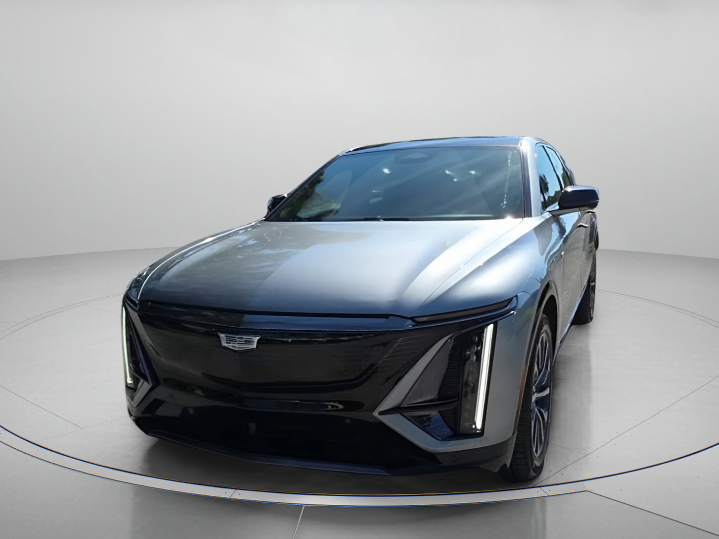 Used 2024 Cadillac Lyriq Sport image 2