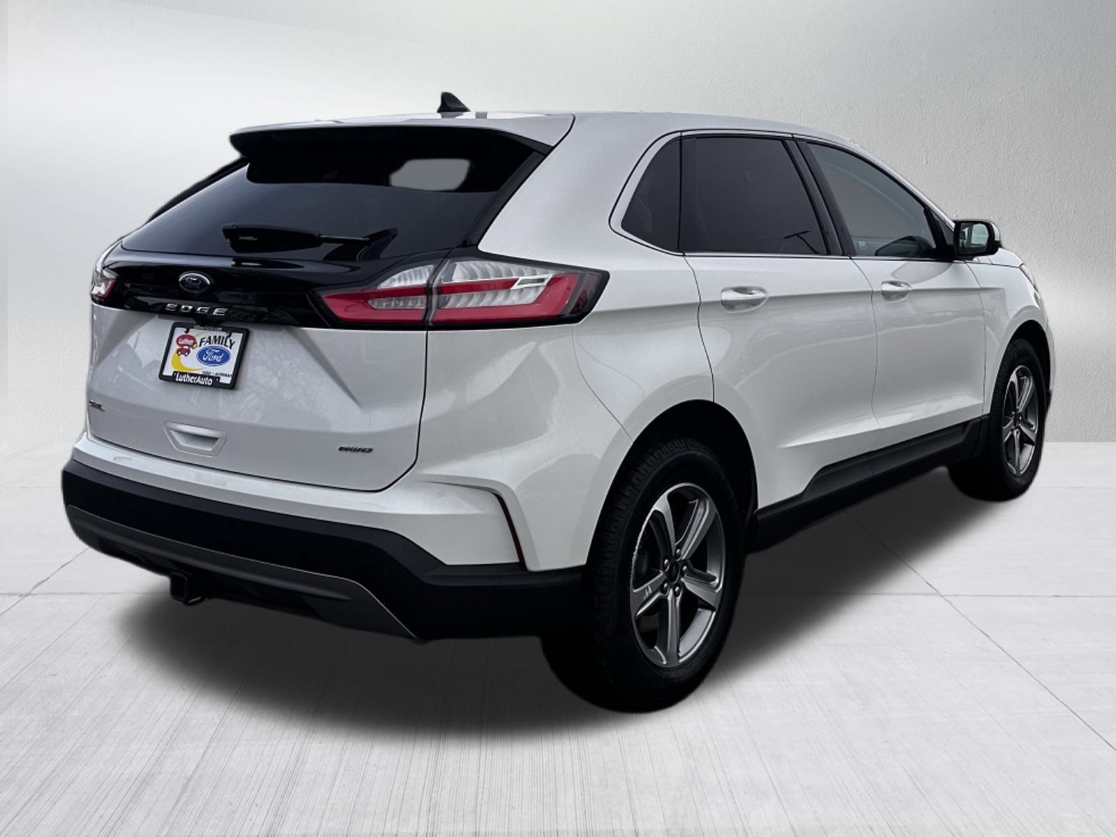 Certified 2024 Ford Edge SEL w/ Convenience Package image 5