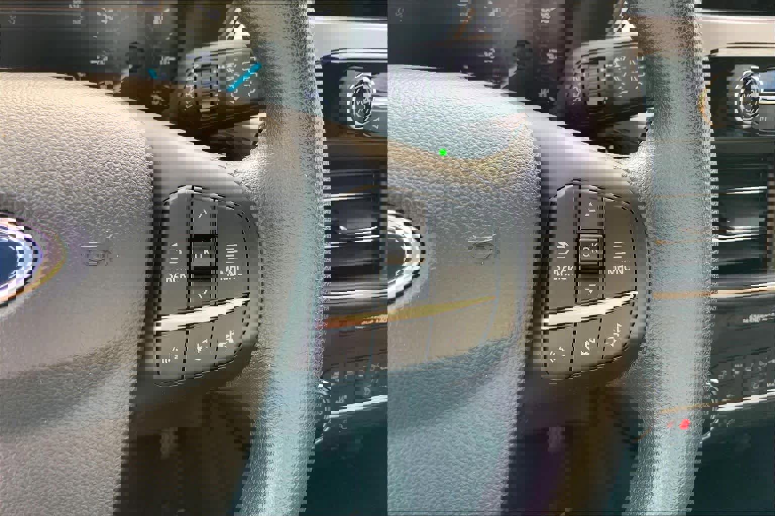 Certified 2020 Ford Escape SE image 22