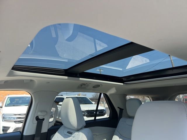 Certified 2025 Ford Explorer Platinum w/ LUX Leather Package AWD/4WD image 21