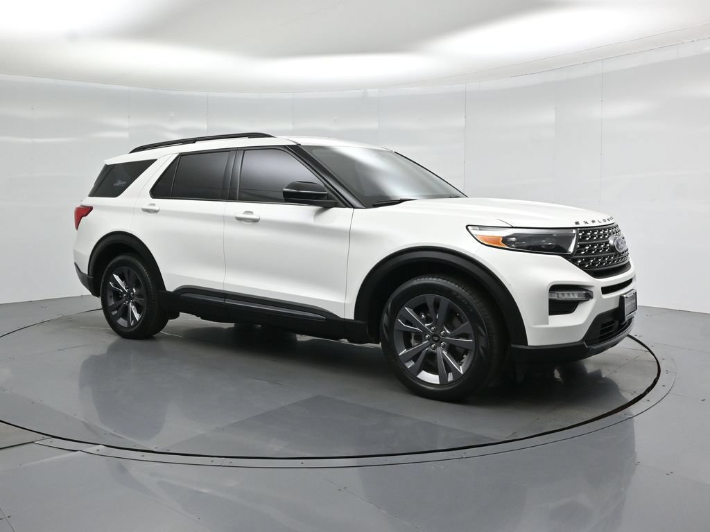 Certified 2023 Ford Explorer XLT w/ Equipment Group 202A RWD image 24