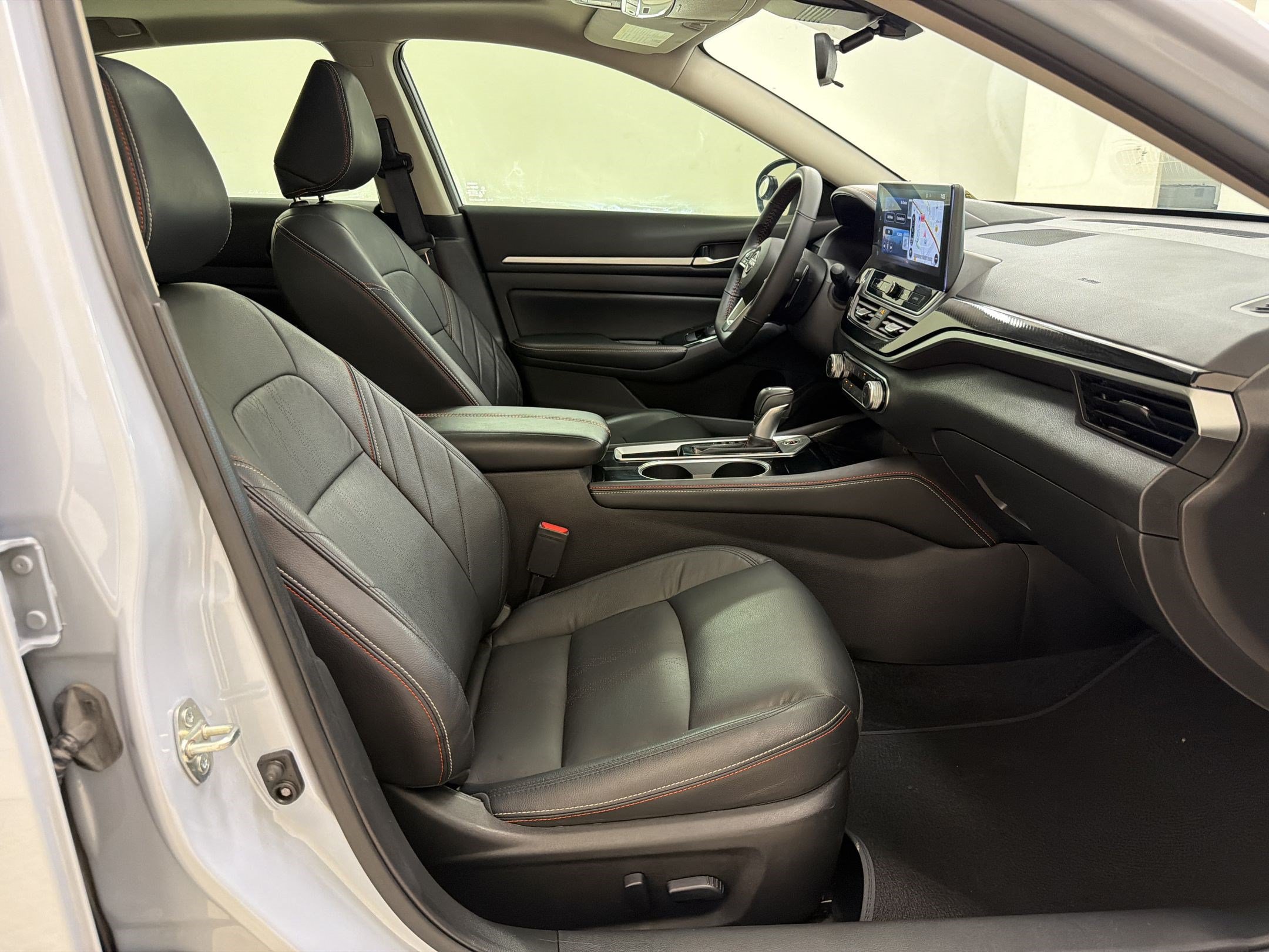 Used 2024 Nissan Altima 2.5 SR w/ SR Premium Package FWD image 24