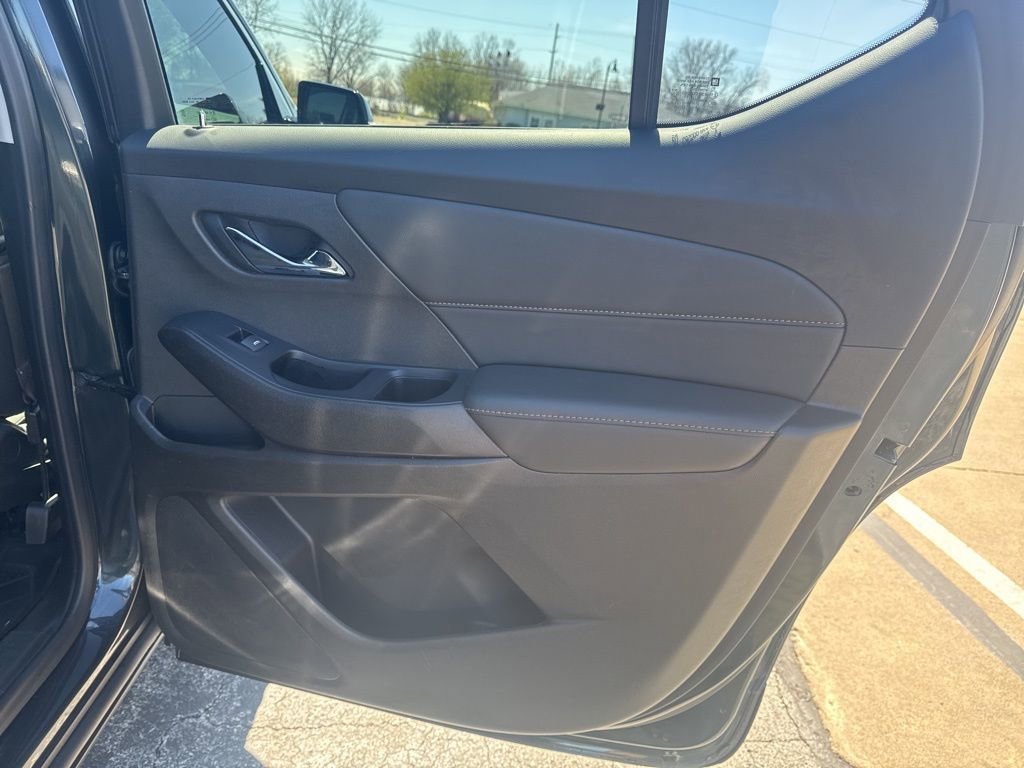 Used 2020 Chevrolet Traverse LT image 36