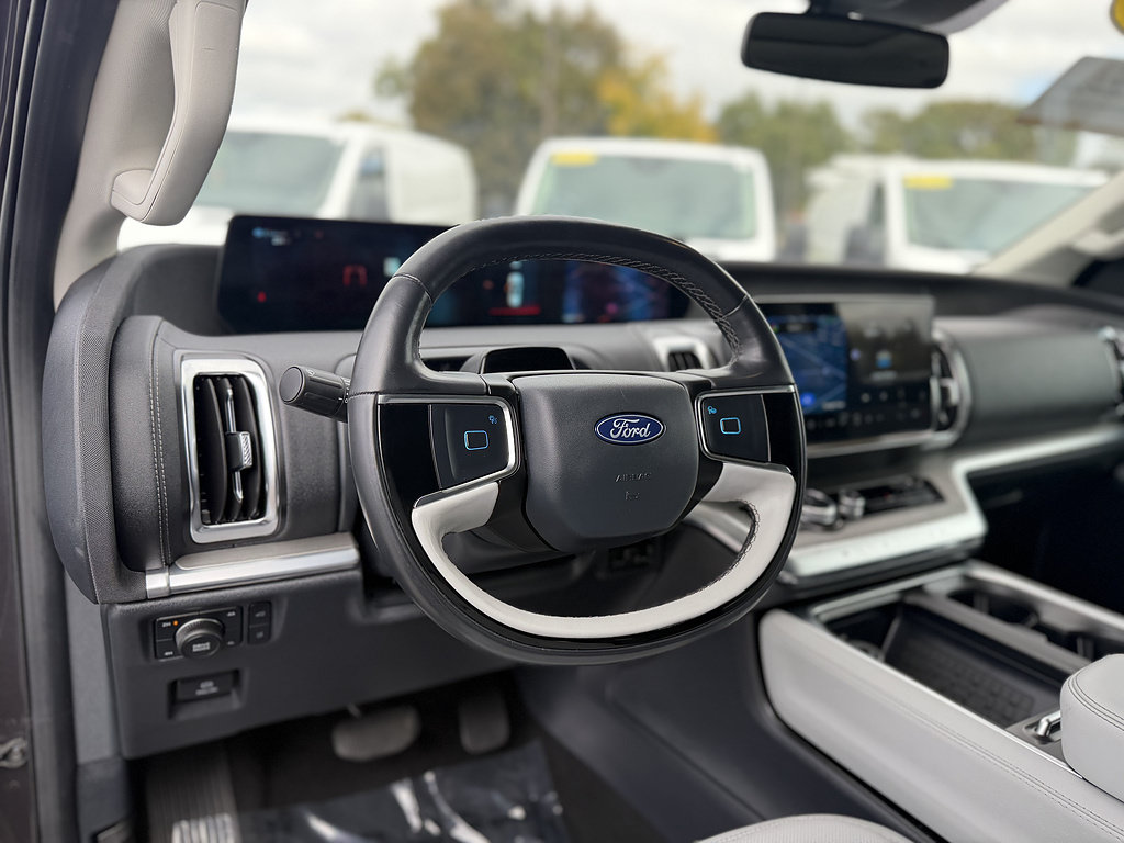 Certified 2025 Ford Expedition Platinum w/ Driver's Package AWD/4WD image 14