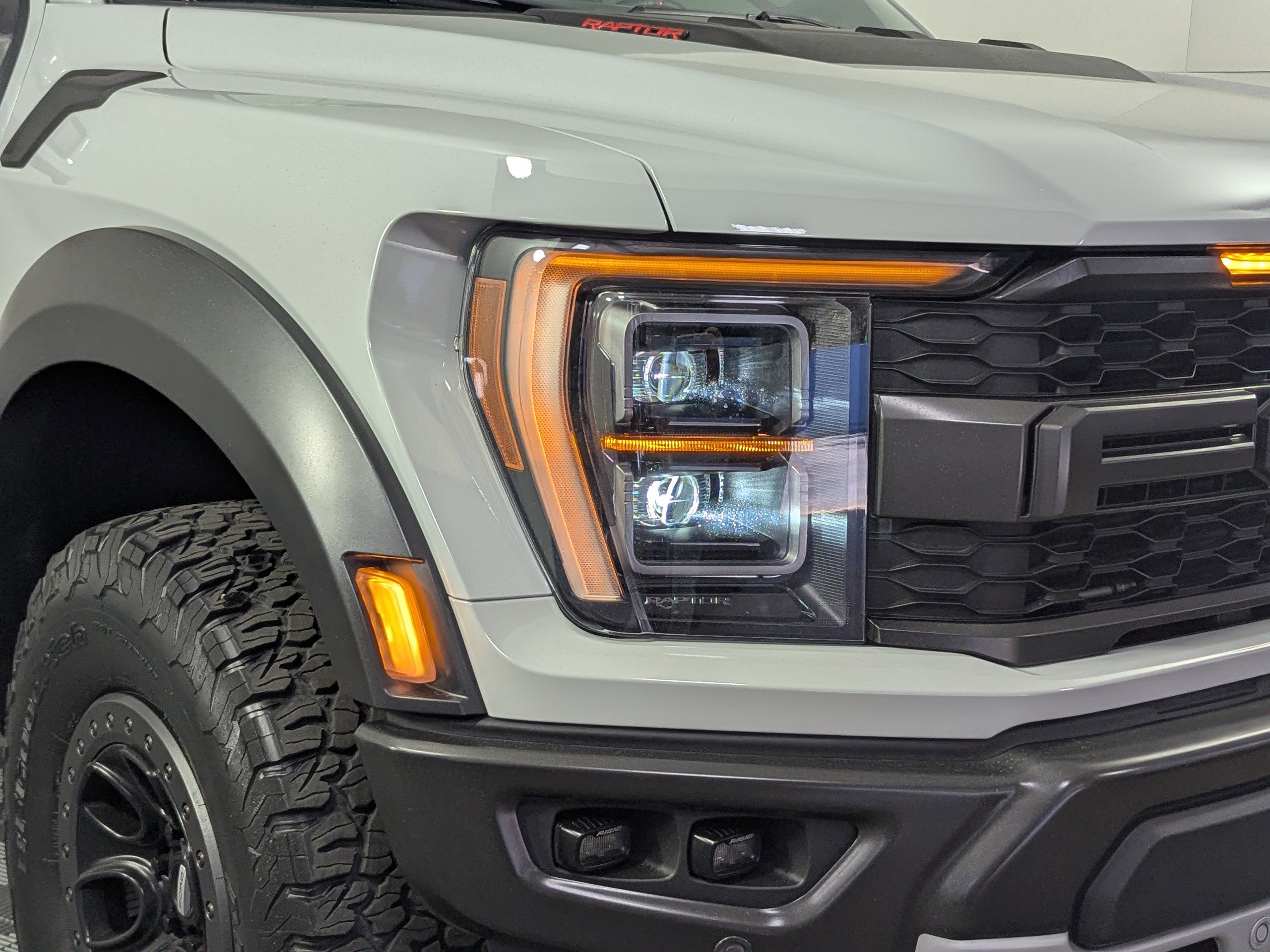 Certified 2023 Ford F150 Raptor w/ Raptor Carbon Fiber Package image 9