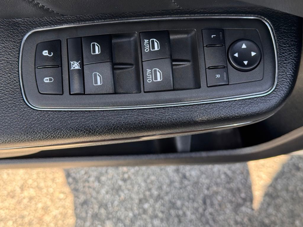 Used 2022 Dodge Charger SRT Hellcat w/ Harman/Kardon Audio Group image 16