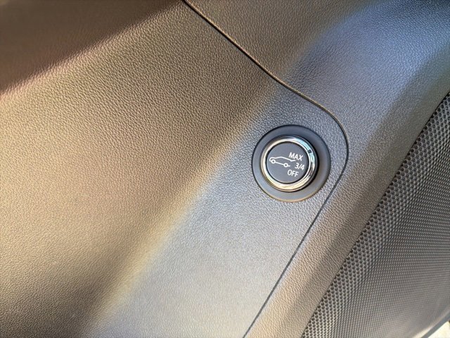 Used 2020 GMC Acadia SLE image 12