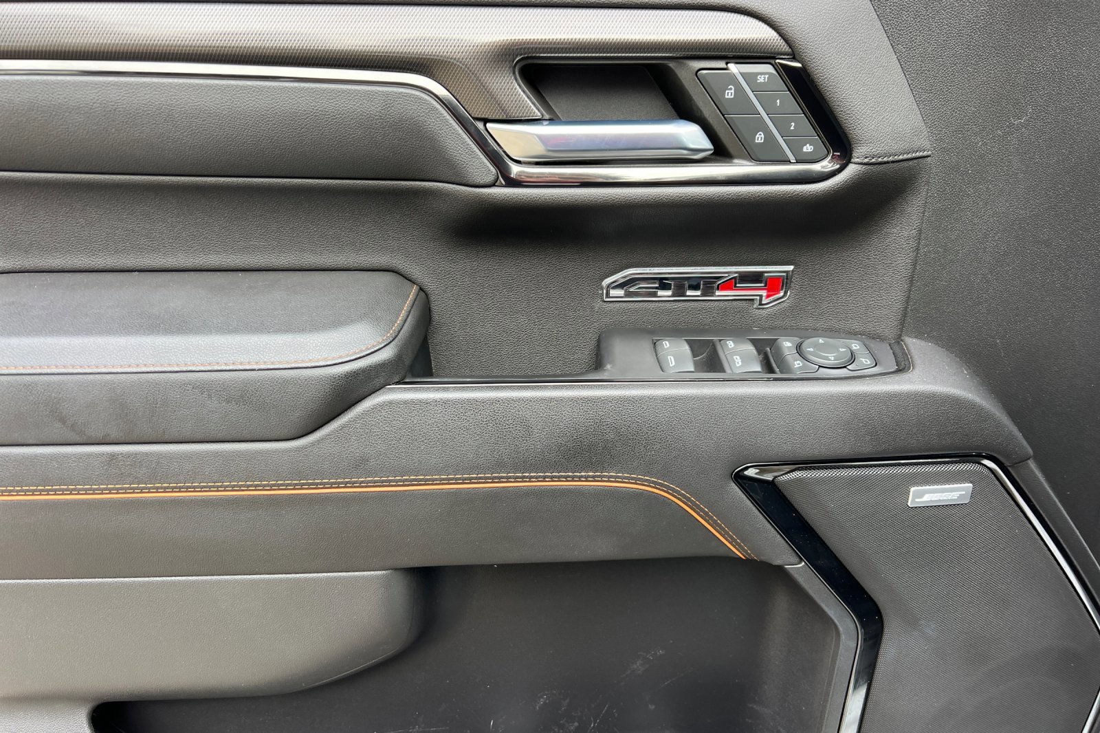 Used 2023 GMC Sierra 1500 AT4 image 12