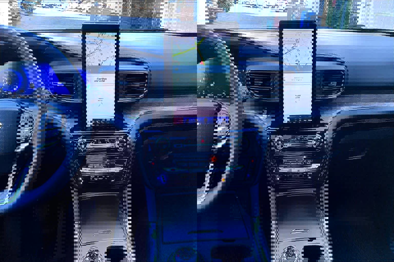 Certified 2022 Ford Explorer Platinum w/ Equipment Group 601A image 10