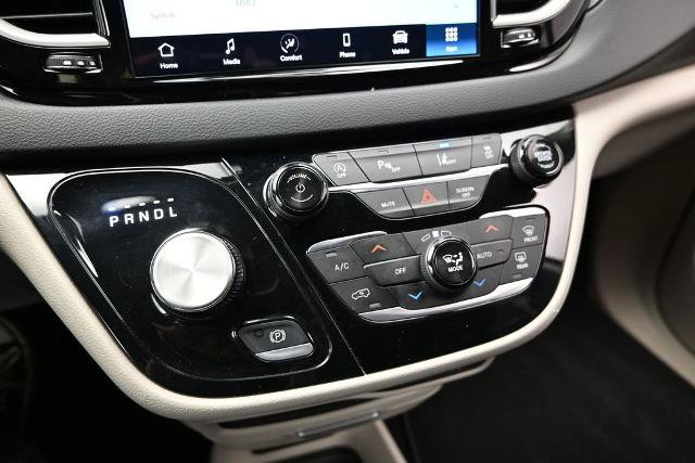 Used 2024 Chrysler Pacifica Touring-L FWD image 36