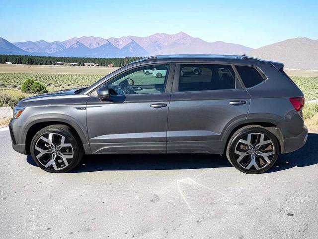 Used 2023 Volkswagen Taos SEL AWD/4WD image 3