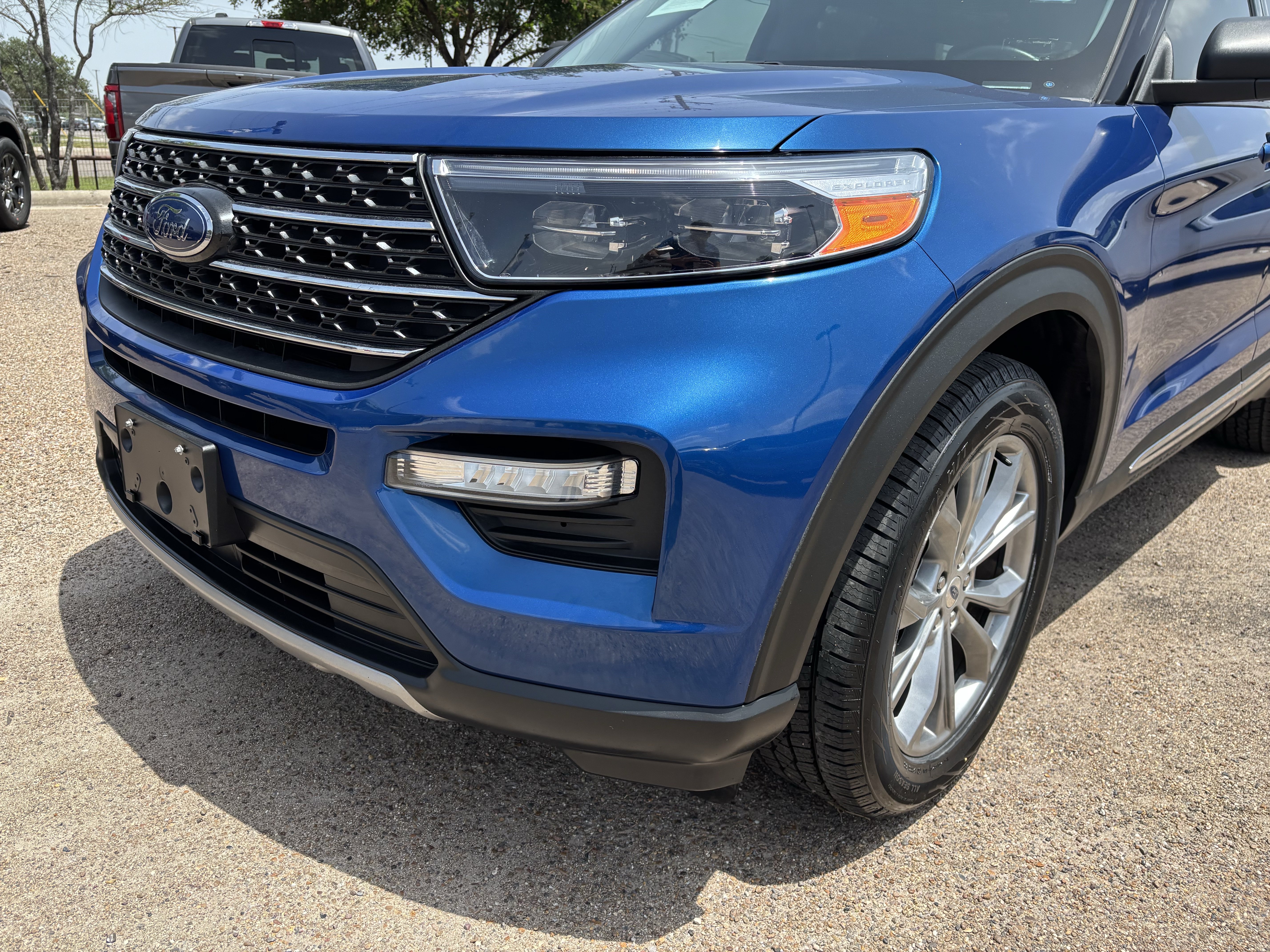 Certified 2022 Ford Explorer XLT w/ Equipment Group 202A RWD image 5