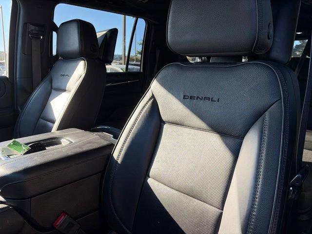 Used 2023 GMC Yukon XL Denali AWD/4WD image 13