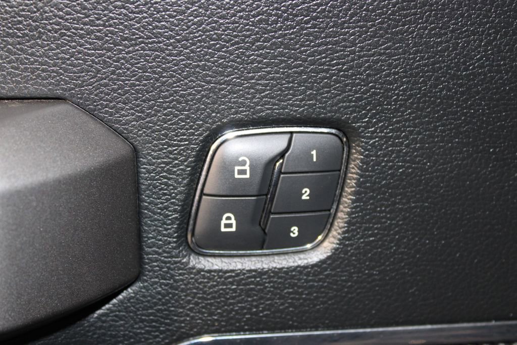 Certified 2020 Ford F150 Platinum w/ Equipment Group 701A Luxury image 22