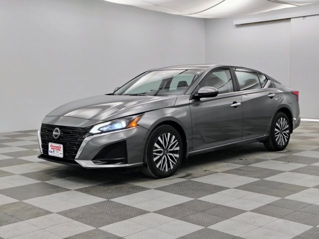 Used 2023 Nissan Altima 2.5 SV w/ SV Premium Package AWD/4WD image 7