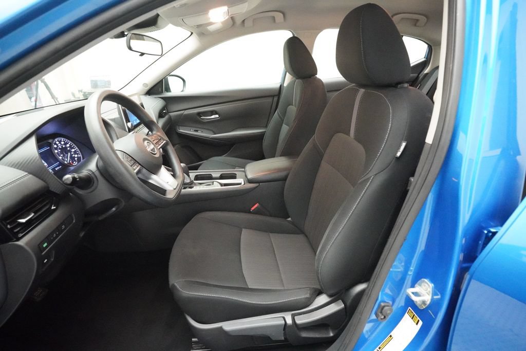 Used 2025 Nissan Sentra SV FWD image 7