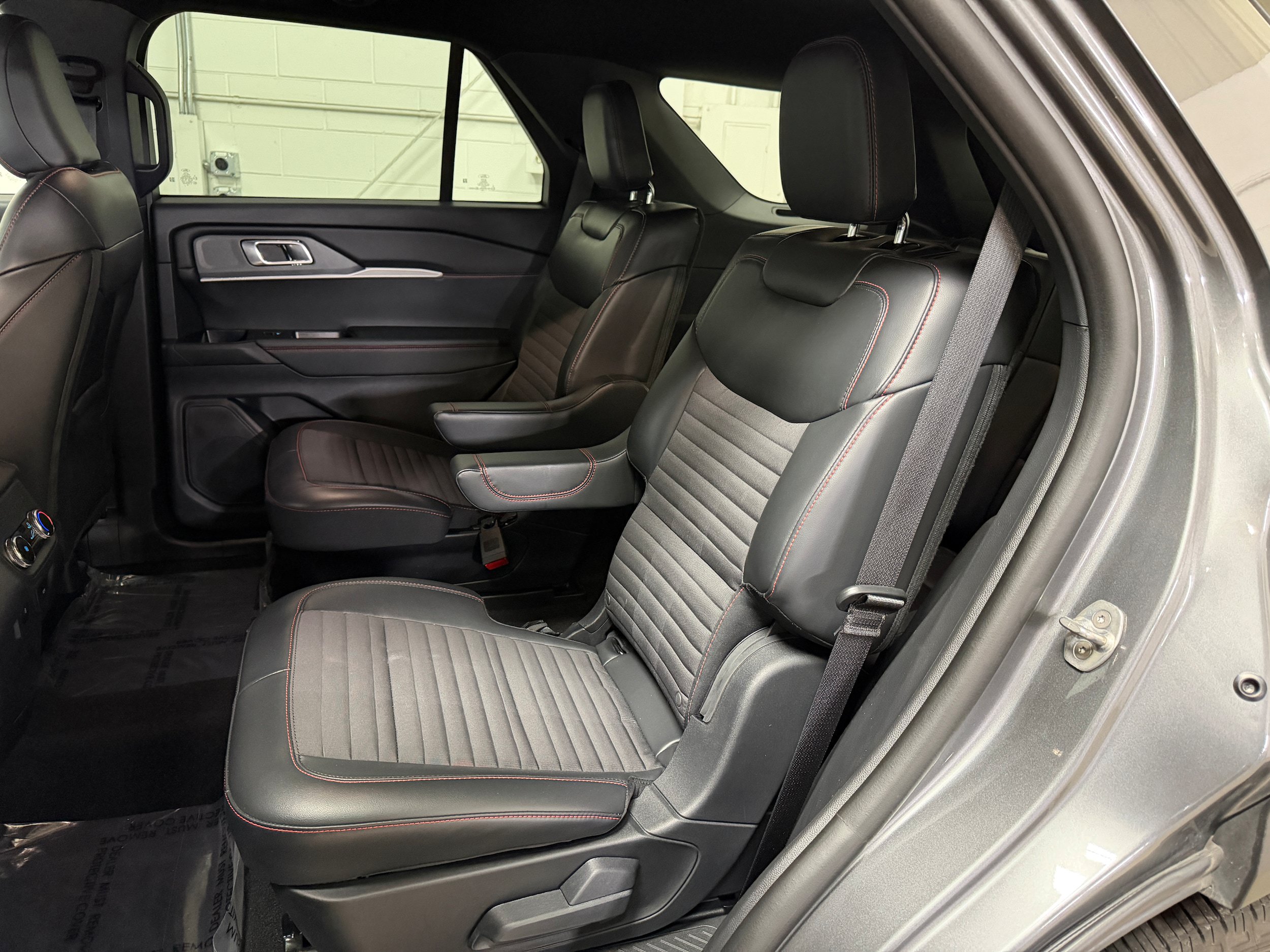 Certified 2025 Ford Explorer ST-Line AWD/4WD image 10