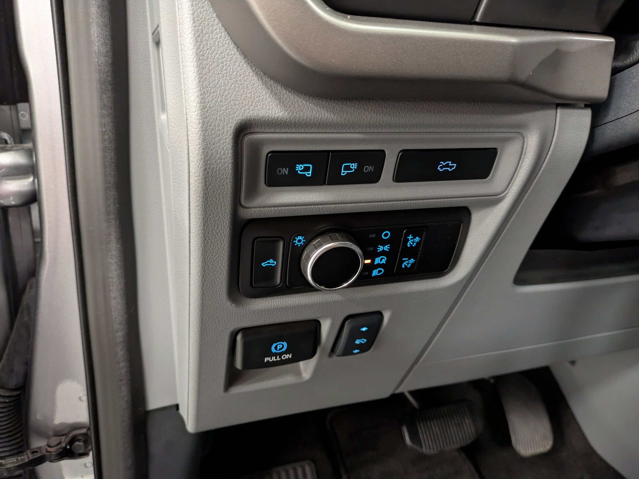 Certified 2024 Ford F150 Lightning XLT w/ Max Trailer Tow Package image 19