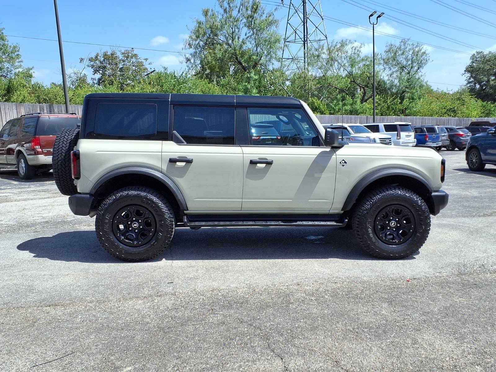 Certified 2026 Ford Bronco Outer Banks AWD/4WD image 5