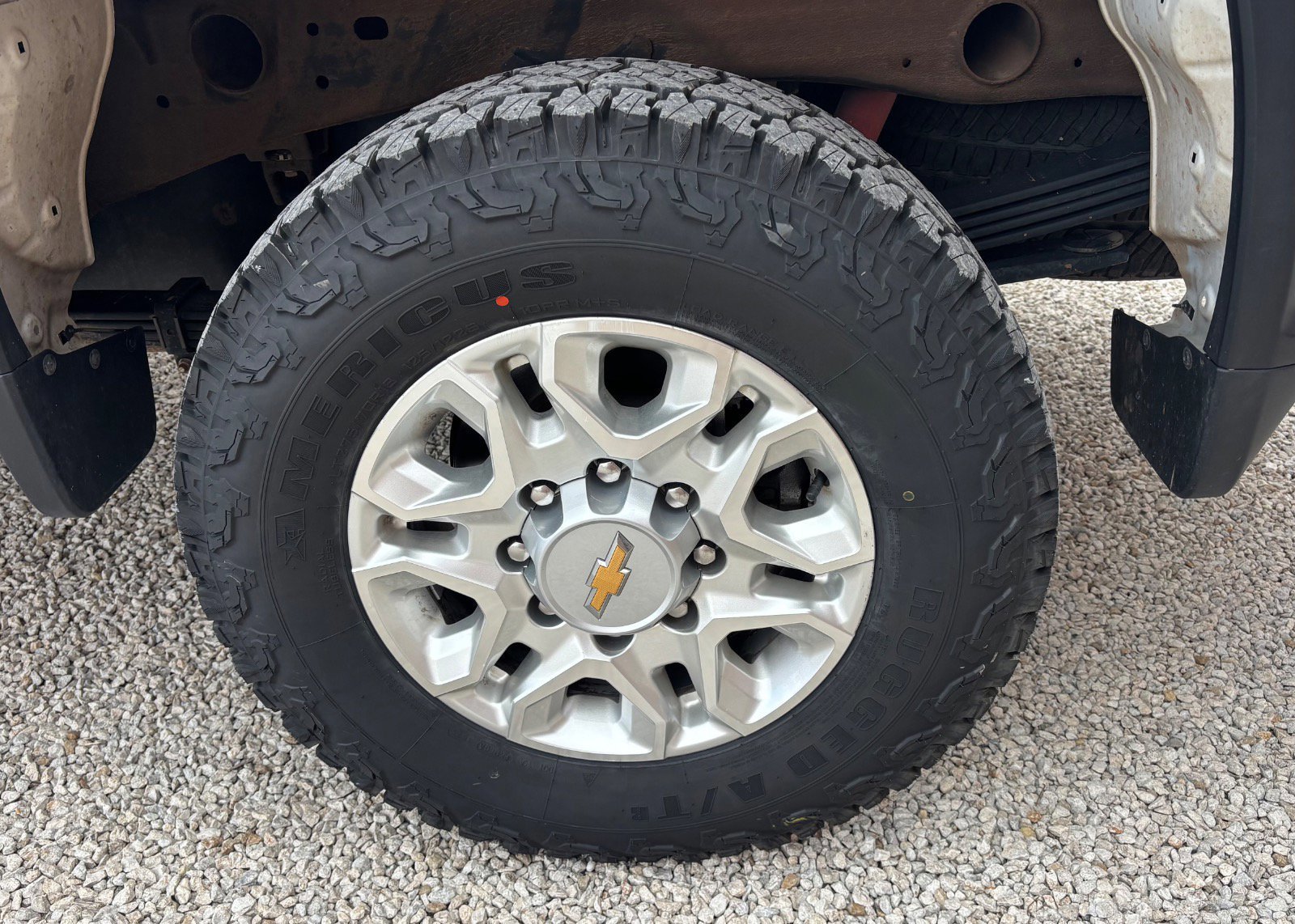 Used 2024 Chevrolet Silverado 2500 LT w/ Z71 Off-Road Package image 18