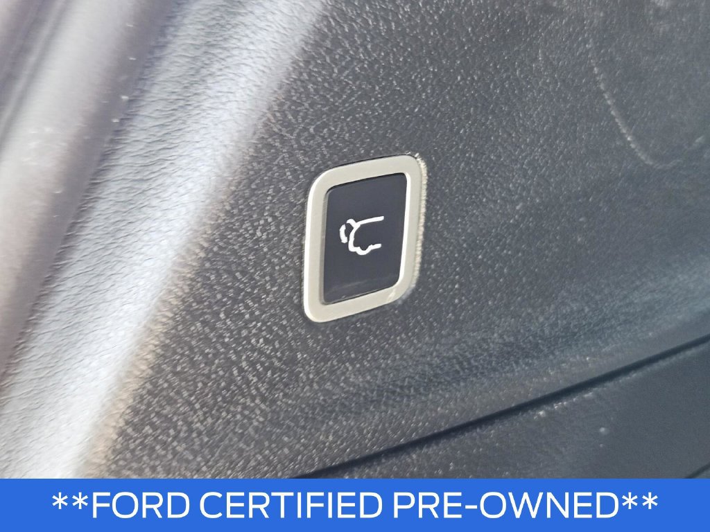 Used 2023 Chrysler Pacifica Touring FWD image 10