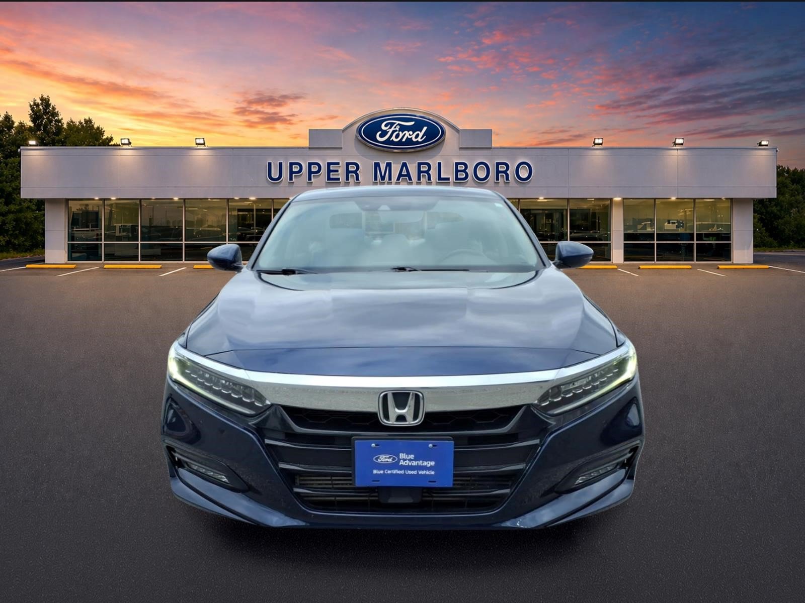 Used 2018 Honda Accord Touring image 2