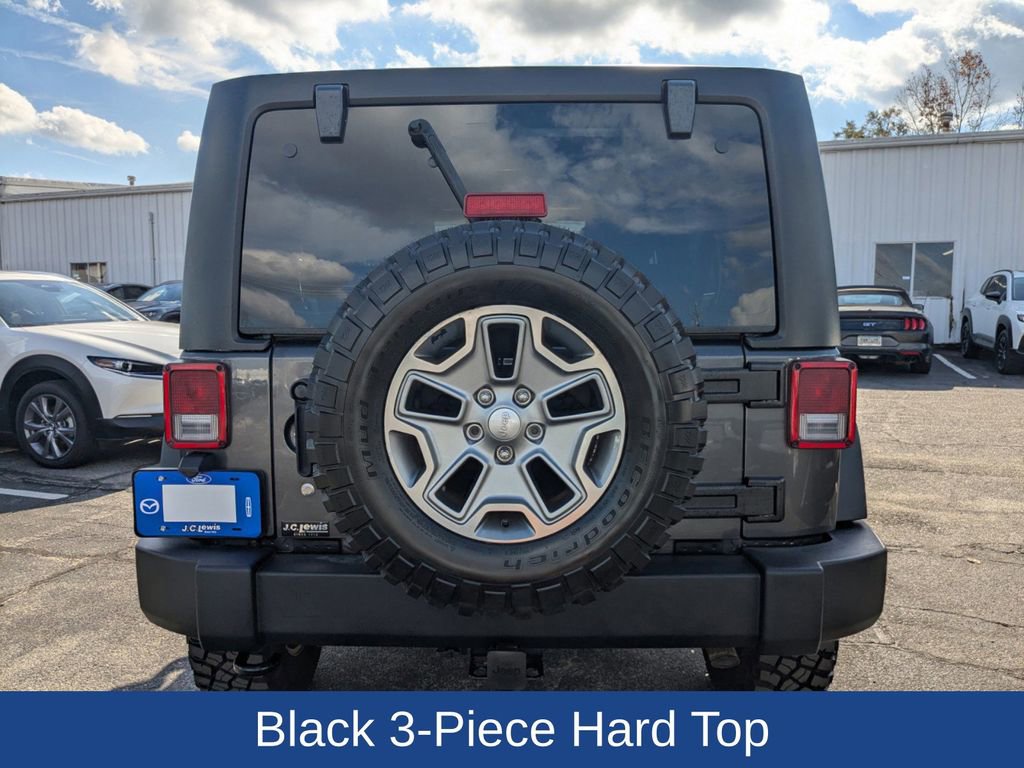 Used 2017 Jeep Wrangler Unlimited Rubicon w/ Connectivity Group image 5