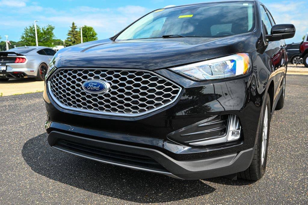 Certified 2024 Ford Edge SEL w/ Convenience Package AWD/4WD image 12