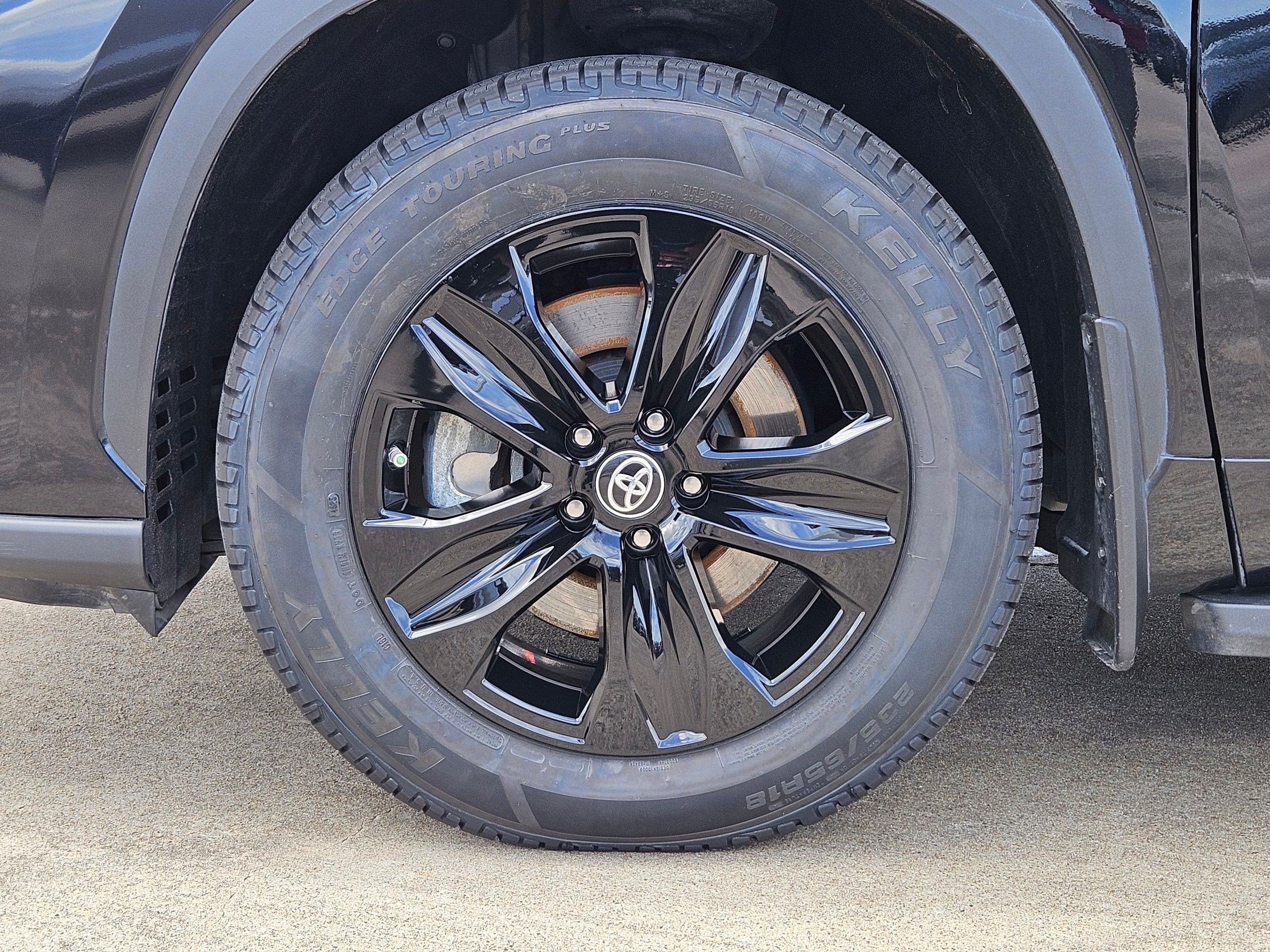 Used 2023 Toyota Highlander XLE FWD image 13