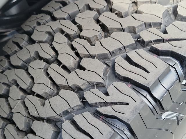 Certified 2020 Ford F150 Raptor w/ Equipment Group 801A Mid image 33