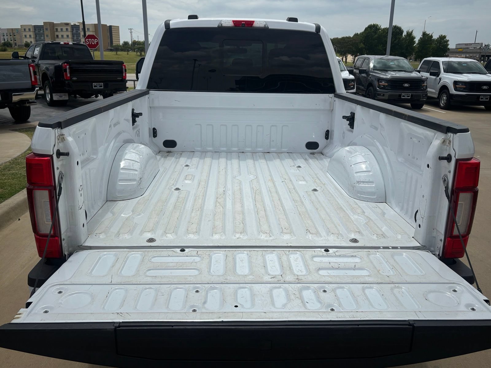 Certified 2022 Ford F250 Lariat w/ Tremor Off-Road Package AWD/4WD image 10