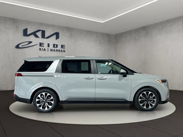 Used 2024 Kia Carnival EX FWD image 8