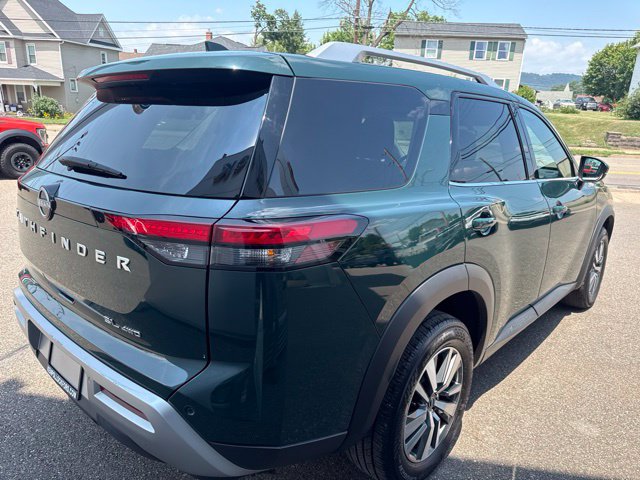 Used 2025 Nissan Pathfinder SL AWD/4WD image 6