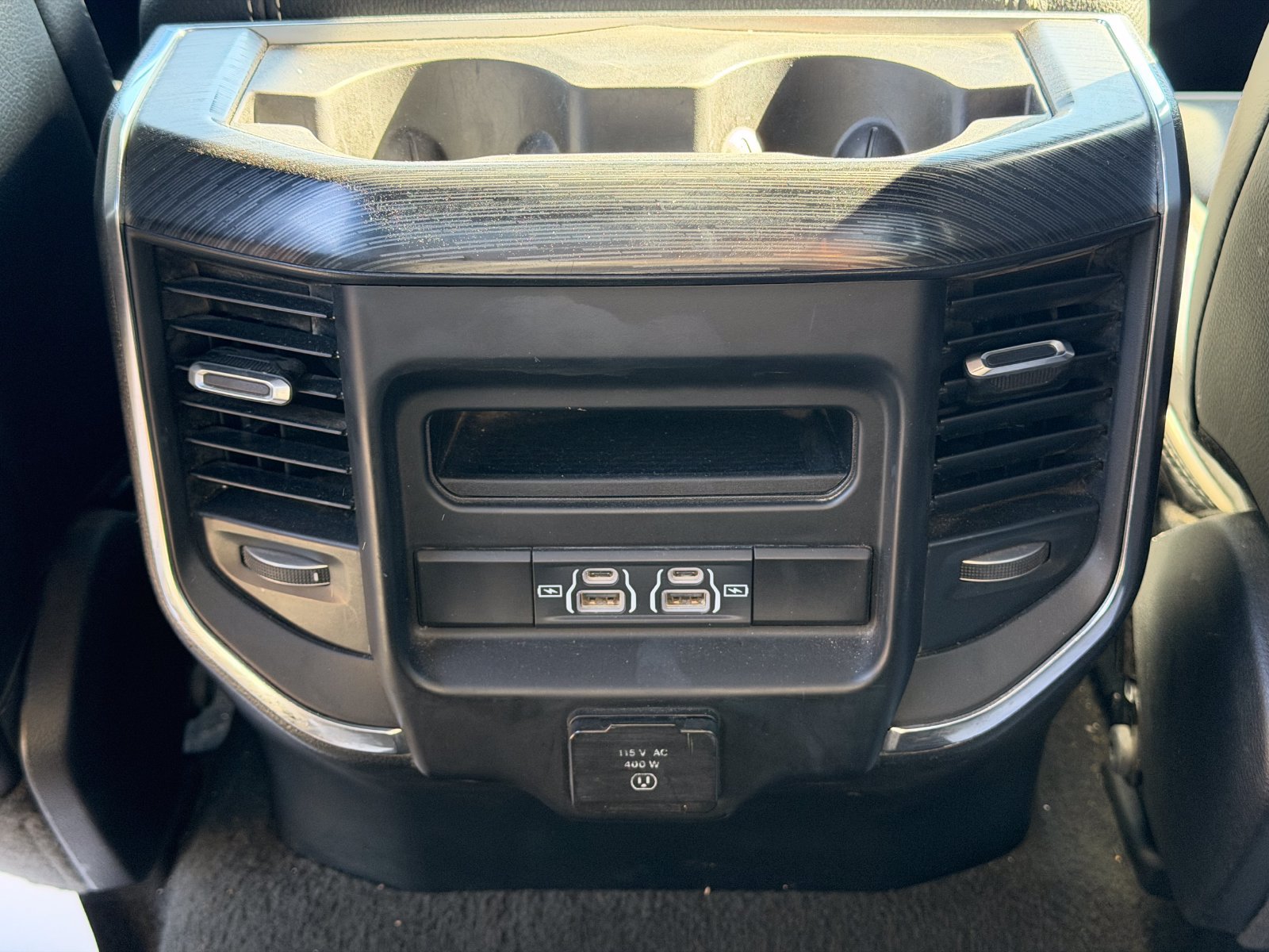 Used 2024 RAM 1500 Laramie AWD/4WD image 17
