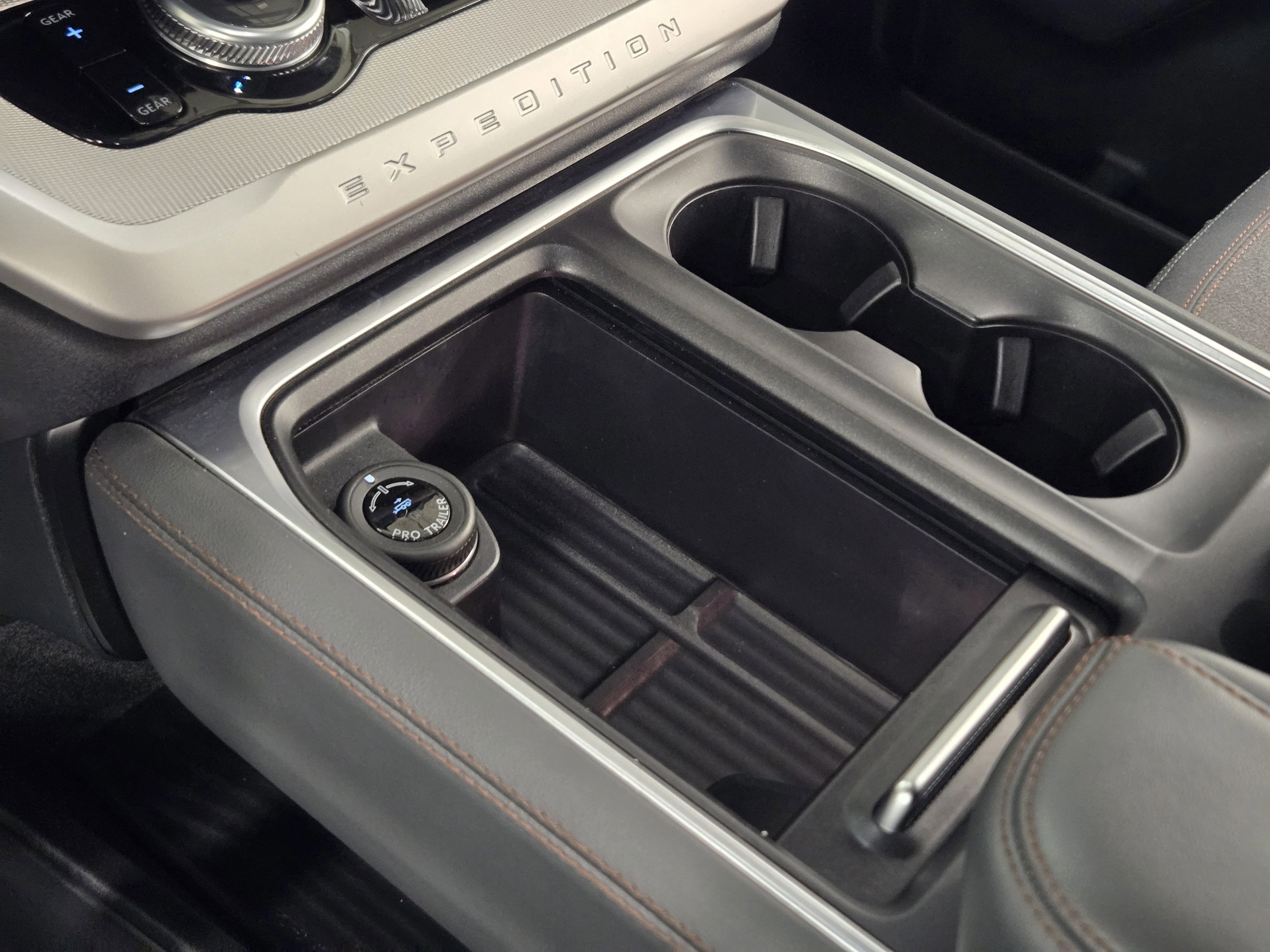 Certified 2025 Ford Expedition Active image 19