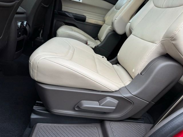 Certified 2020 Ford Explorer Platinum w/ Premium Technology Package AWD/4WD image 15