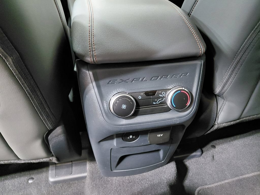 Certified 2025 Ford Explorer Active w/ Active Comfort Package AWD/4WD image 40