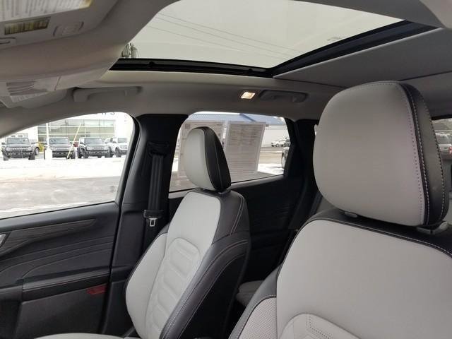 Certified 2023 Ford Escape Platinum w/ Premium Technology Package image 15