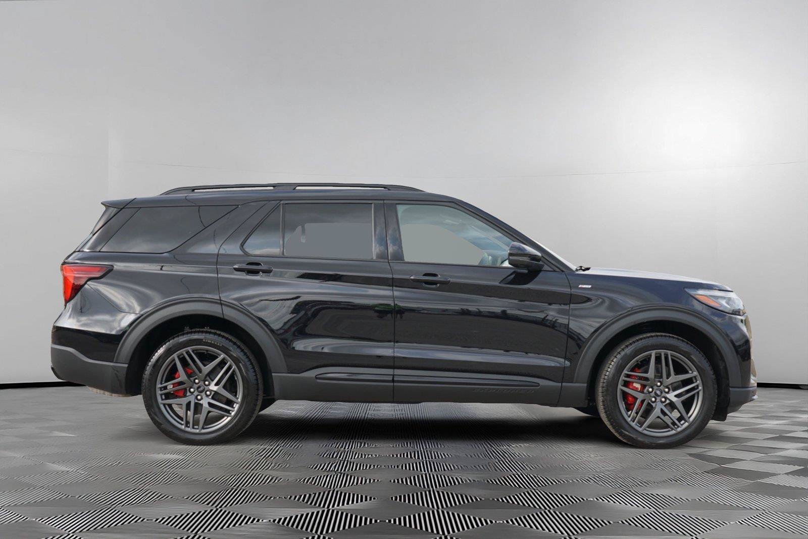 Certified 2025 Ford Explorer ST-Line w/ ST-Line Street Pack AWD/4WD image 4