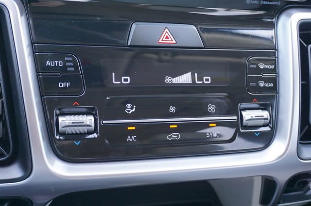 Used 2023 Kia Sorento EX w/ Panoramic Sunroof Package FWD image 17