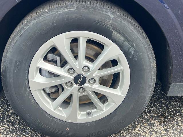 Used 2024 Kia Carnival LX FWD image 39