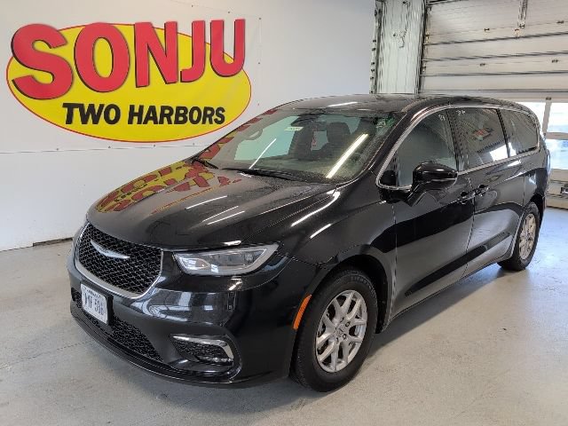 Used 2025 Chrysler Pacifica Select FWD image 1