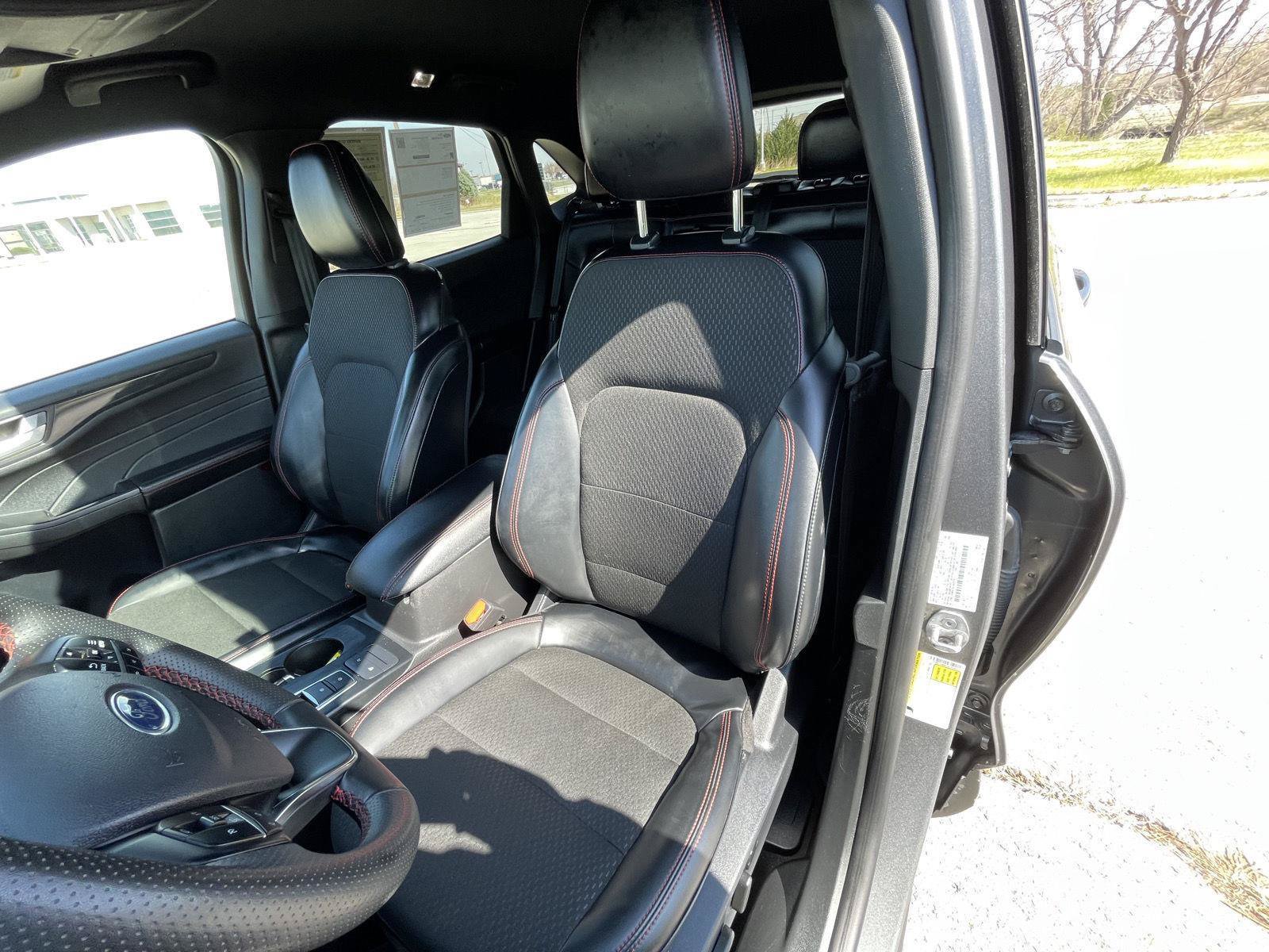 Certified 2025 Ford Escape ST-Line FWD image 18